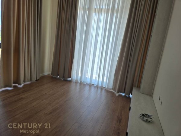 Tirane, jap me qera apartament 1+1 , 53 m² 480 € (Bulevardi i Ri)