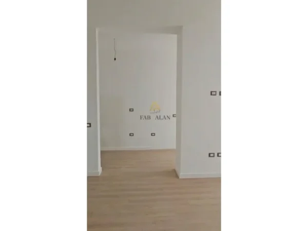 Durres, shitet apartament 3+1 Kati 3, 165 m² 400.000 € (Vollga)