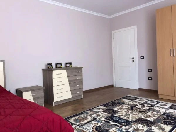 Tirane, shes apartament 2+1 Kati 5, 126 m² 160.000 € (fresku)