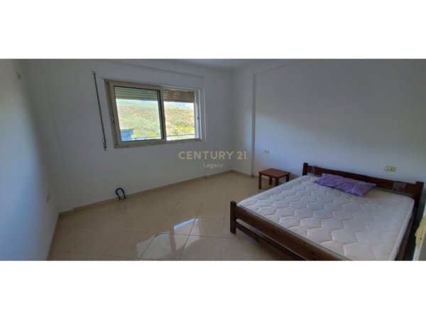 Tirane, jap me qera apartament 2+1 Kati 3, 100 m² 350 € (Fresku)
