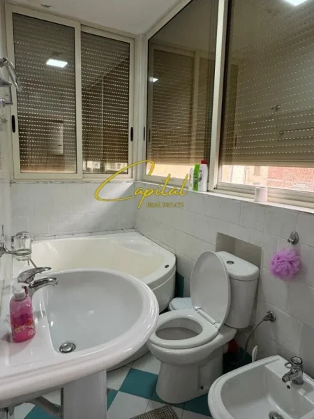Tirane, jepet me qera apartament 1+1 Kati 5, 48 m² 540 € (RRUGA E DURRESIT)