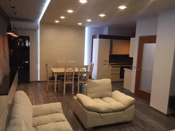 Tirane, jepet me qera apartament 2+1+Ballkon Kati 6, 90 m² 1.000 € (RRUGA E ELBASANIT)