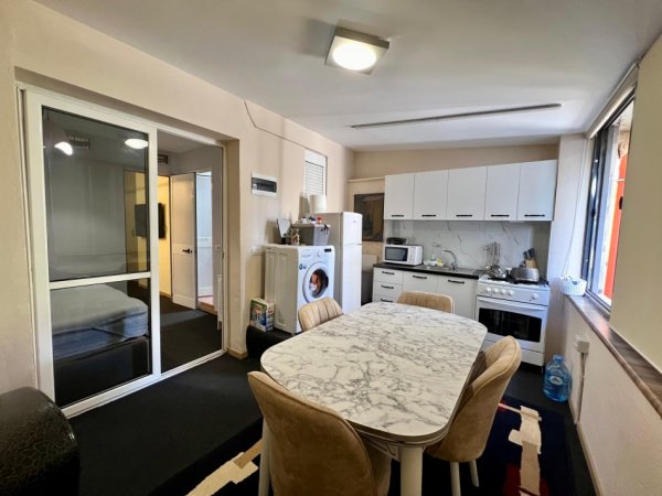 Tirane, jepet me qera apartament 1+1 Kati 1, 50 m² 450 € (Piaca - Qender)