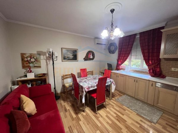 SHITET APARTAMENT 2+1 TEK RRUGA FORTUZI
