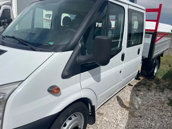 Durres, shitet Ford transit me vinç, Viti 2013, me dogane 16.000 €