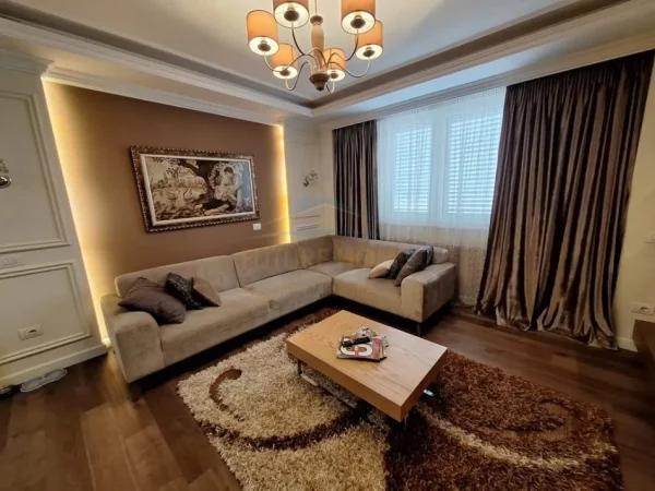 SHITET APARTAMENT 2+1+POST PARKIMI TEK RRUGA ELBASANIT