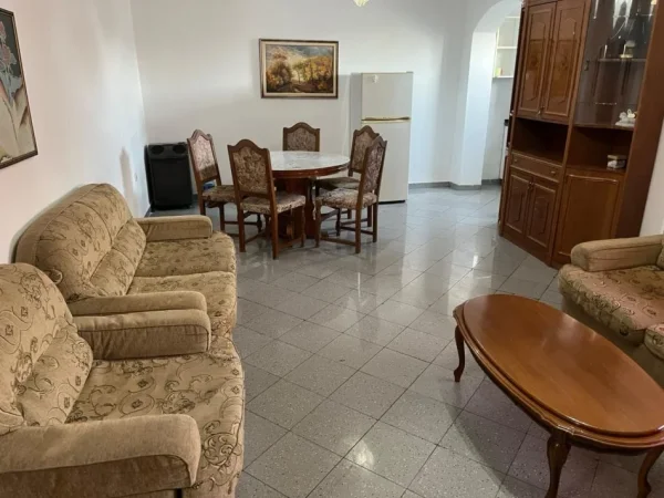 Tirane, jepet me qera apartament 2+1 Kati 5, 100 m² 450 € (Rruga e Durrësit)