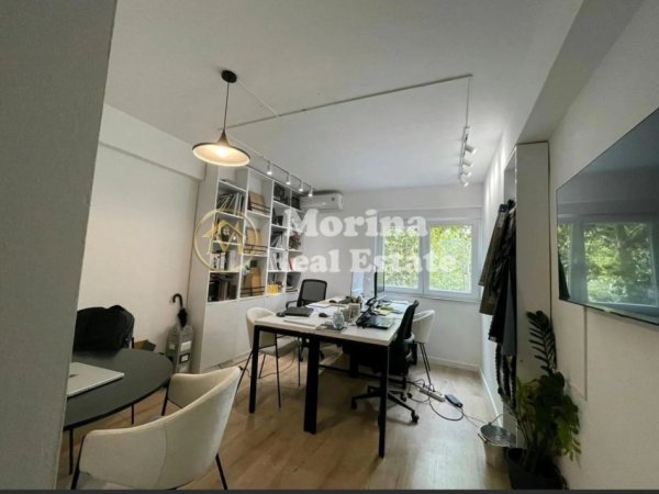 Tirane, jepet me qera zyre Kati 2, 30 m² 330 € (Bulevardi Gjergj Fishta- Gjykata e Rrethit)
