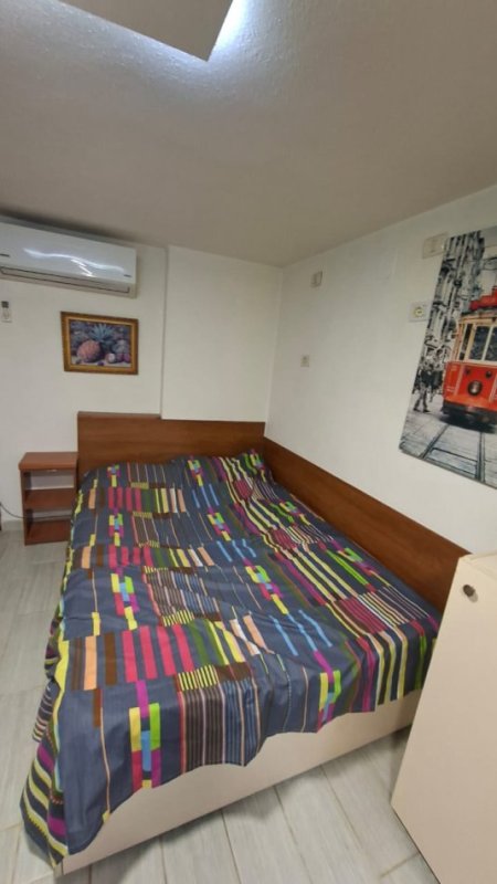 Tirane, jepet me qera apartament 1+1 Kati 1, 21 m² 300 € (Rruga 5 maji)