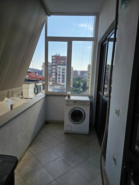 Tirane, jepet me qera apartament 1+1 Kati 4, 450 € 