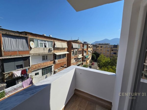 Tirane, shitet apartament 2+1+Ballkon Kati 5, 128.000 € (Don Bosko)