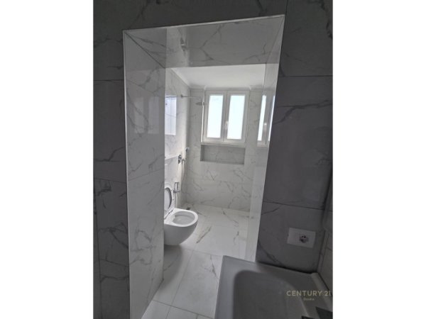 Tirane, shitet apartament 2+1+Ballkon Kati 5, 128.000 € (Don Bosko)