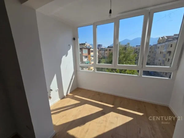 Tirane, shitet garsonier 1+1 Kati 5, 28 m² 68.000 € (Don Bosko)