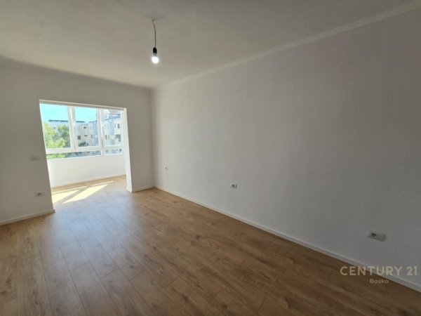 Tirane, shitet garsonier 1+1 Kati 5, 28 m² 68.000 € (Don Bosko)