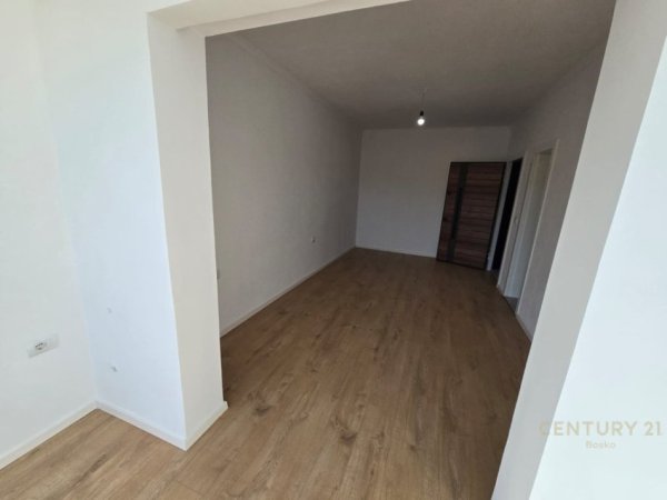 Tirane, shitet garsonier 1+1 Kati 5, 28 m² 68.000 € (Don Bosko)