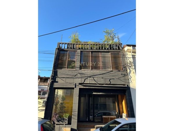 Tirane, jepet me qera ambjent biznesi , 77 m² 800 € (Rr.Durresit)