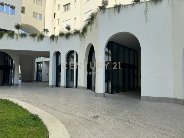 Tirane, jepet me qera ambjent biznesi , 37 m² 700 € (River Residence)