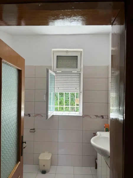 Tirane, jepet me qera apartament 1+1+Ballkon Kati 1, 500 € (Vasil Shanto)