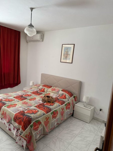 Tirane, jepet me qera apartament 1+1+Ballkon Kati 1, 500 € (Vasil Shanto)
