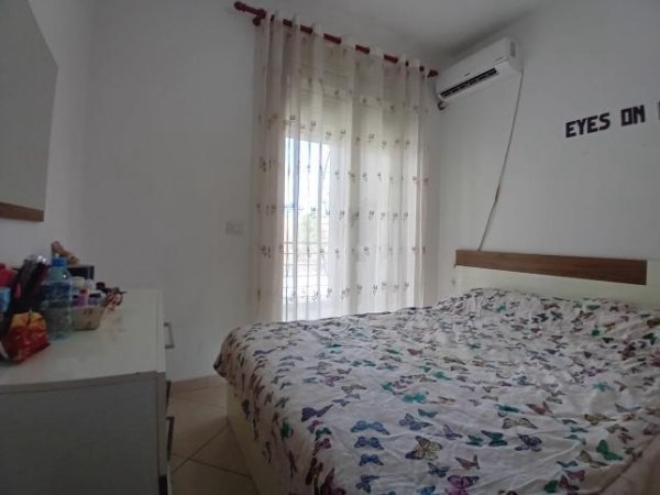 Tirane, jepet me qera apartament 3+1+Ballkon Kati 2, 128 m² 500 € (ne Zonen e Freskut Tirane.)