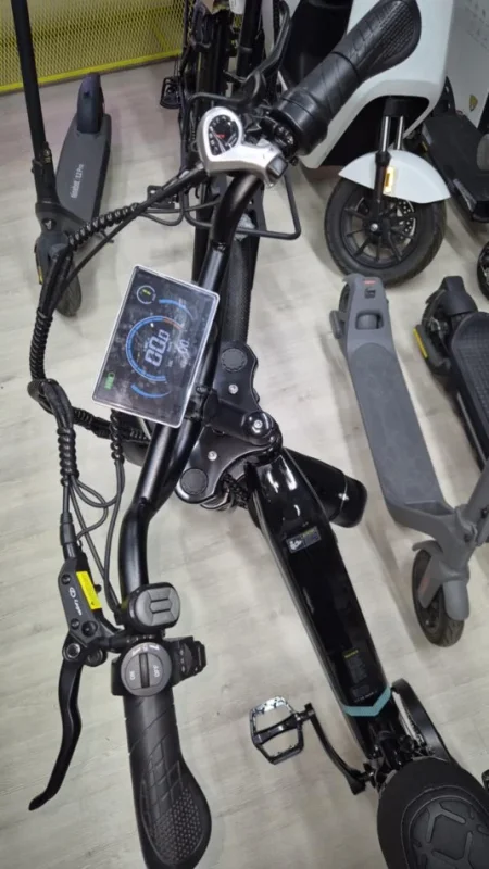 Tirane, shes biciklete elektrike Ouxi Vifa Q8 e zeze