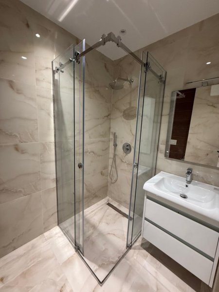Tirane, jepet me qera apartament 2+1+Aneks+Ballkon Kati 6, 120 m² 1.250 € (Kompleksi Olimpik)