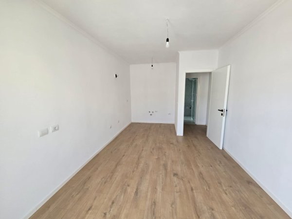 Tirane, shitet apartament 2+1+Ballkon Kati 5, 55 m² 128.000 € (Don Bosko)