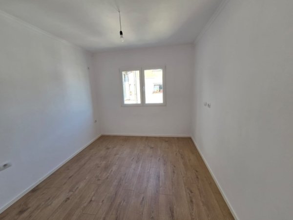 Tirane, shitet apartament 2+1+Ballkon Kati 5, 55 m² 128.000 € (Don Bosko)