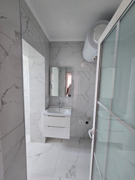 Tirane, shitet apartament 2+1+Ballkon Kati 5, 55 m² 128.000 € (Don Bosko)
