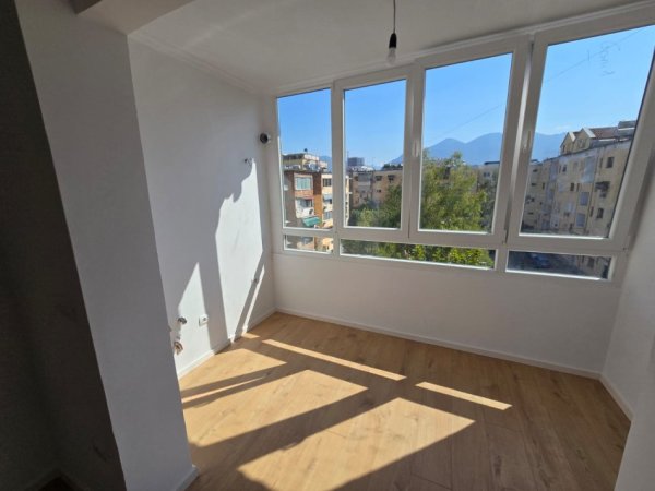 Tirane, shitet apartament 1+1 Kati 5, 28 m² 68.000 € (Don Bosko)