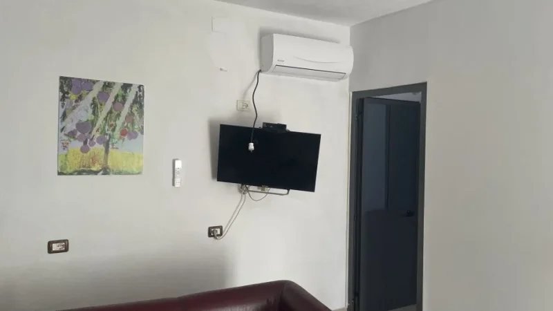 Tirane, jap me qera shtepi 1+1 Kati 1, 50 m² 30.000 ALL (Azem Galica, Tirane)