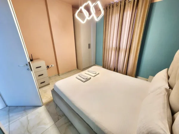 Jepet Apartament me Qera : Luxury 1+1 (📍Kompleksi Olimpik - Komuna Parisit) 100% e rikonstruktuar - Pallat i Ri 2022  (750€) 💥💥