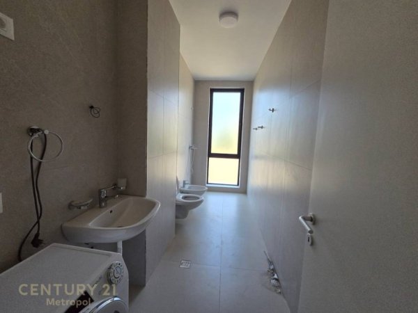 Tirane, jepet me qera apartament 1+1 Kati 2, 53 m² 480 € (Bulevardi i Ri)