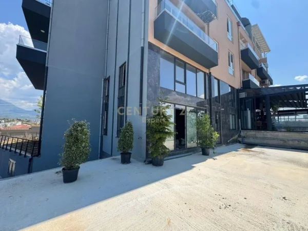 Tirane, shitet apartament duplex Dublex Kati 1, 230 m² 260.000 € (Sauk)