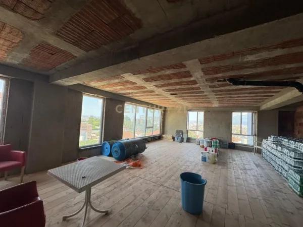 Tirane, shitet apartament duplex Dublex Kati 1, 230 m² 260.000 € (Sauk)