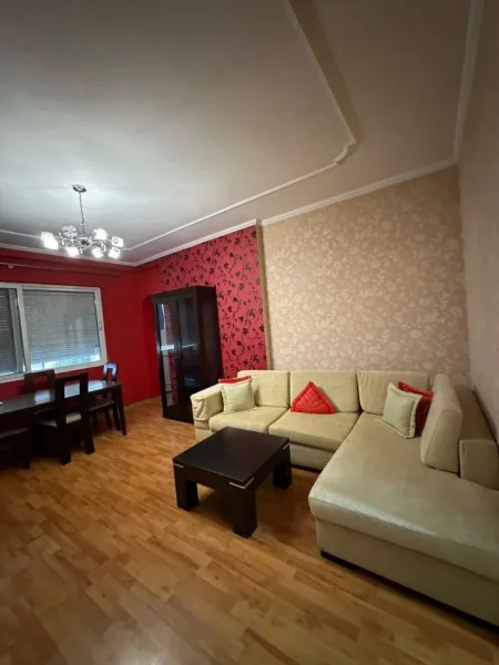 Tirane, jap me qera apartament 1+1+Ballkon Kati 4, 80 m² 500 € 