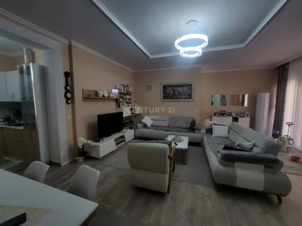 Tirane, shes apartament 2+1 , 100 m² 150.000 € (Fresk)