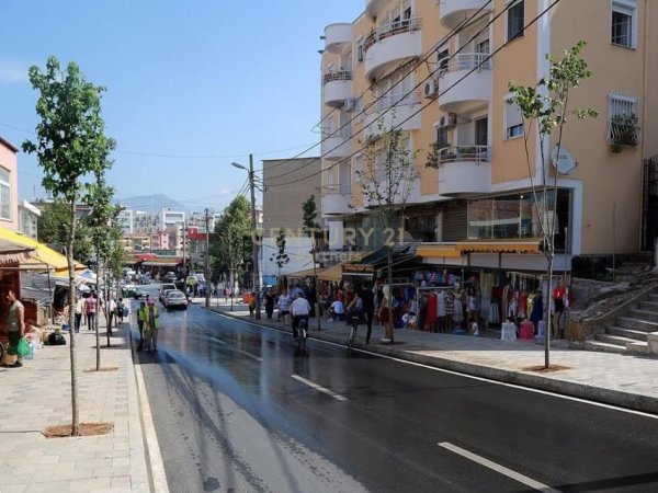 Tirane, shes apartament 2+1 Kati 6, 85 m² 135.000 € (Rruga 5 Maji)