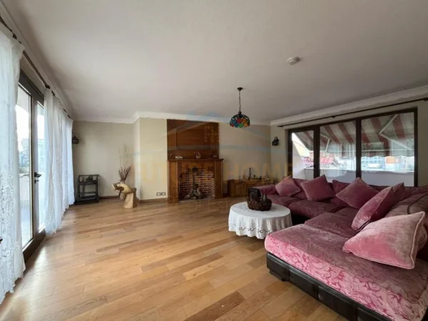 0683487469 Tirane, shitet Vile 2 Katshe Kati 2, 900 m² (Rruga e Dibres , Prane Medreses)