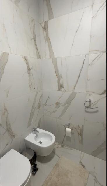 Tirane, shitet apartament 2+1+Ballkon Kati 4, 120 m² 375.000 € (Rr. e Kavajes)
