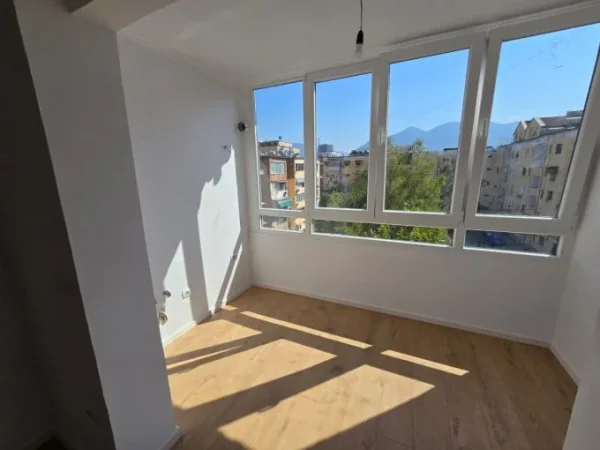 Tirane, shitet garsonier Kati 5, 28 m² 68.000 € (don bosko)