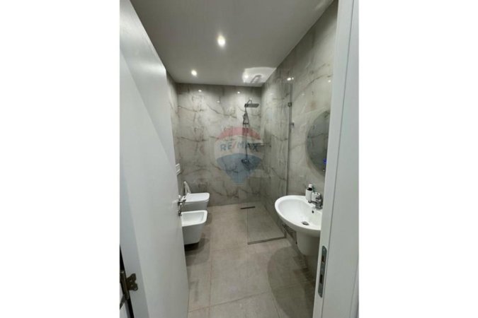 Kodra e Diellit, shitet apartament 2+1 Kati 2, 110 m² 265.000 € . ID: 530391026-12