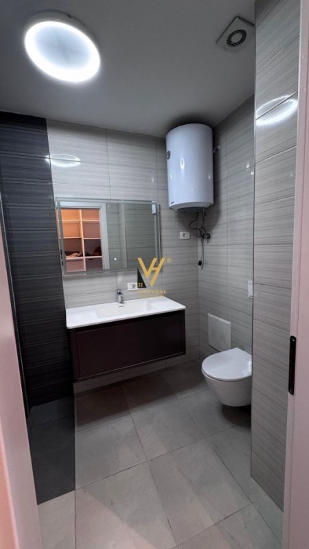Tirane, jepet me qera apartament 2+1+Ballkon Kati 8, 127 m² 1.200 € (KOMUNA E PARISIT, PARKU OLIMPIK)