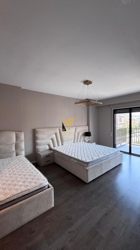 Tirane, jepet me qera apartament 2+1+Ballkon Kati 8, 127 m² 1.200 € (KOMUNA E PARISIT, PARKU OLIMPIK)