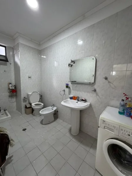 Tirane, shitet apartament 2+1+Ballkon Kati 7, 100 m² 135.000 € (5 MAJI)