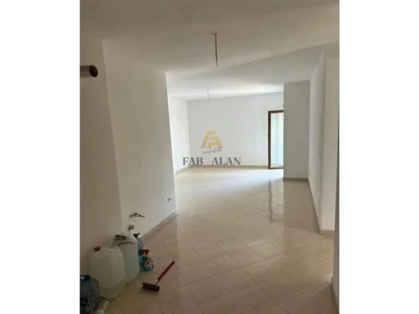 Durres, shitet apartament 2+1 Kati 9, 112 m² 247.000 € (Currila)