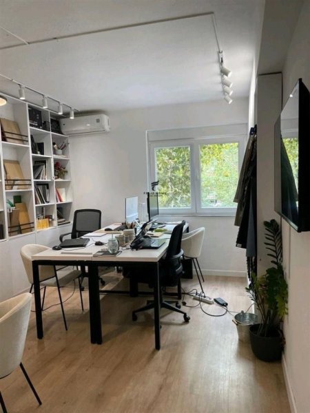 Tirane, jepet me qera zyre Kati 2, 30 m² 330 € (BULEVARDI GJERGJ FISHTA)