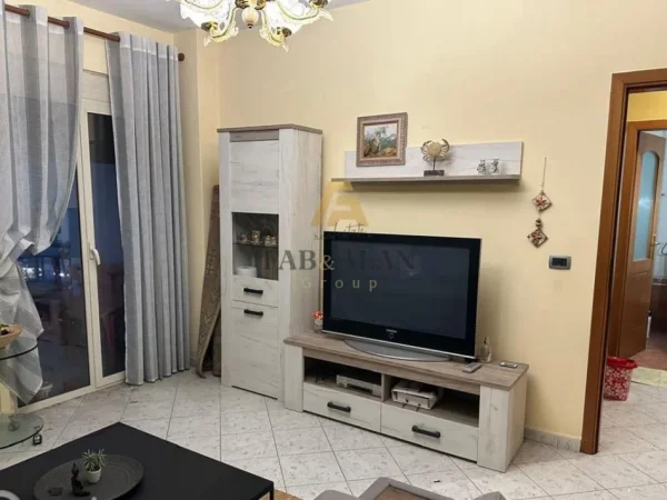Tirane, shitet apartament 1+1 Kati 5, 69 m² 90.100 € (Iliria Plazh)