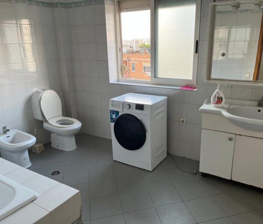 Tirane, jepet me qera apartament 2+1 Kati 5, 100 m² 450 € (MINE PEZA)