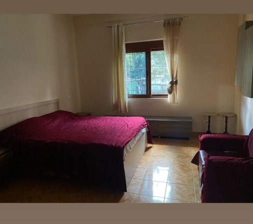 Tirane, jap me qera shtepi 1+1 Kati 1, 45 m² 270 € (Bungu)
